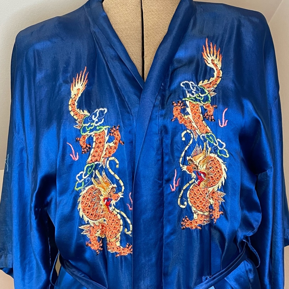 Vintage Handmade 100% Silk Embroidered Dragon Robe Small